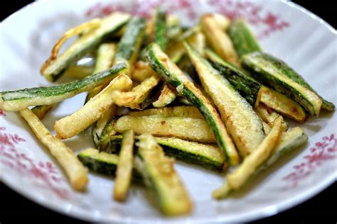 Szeletelt fűszeres sült cukkini hasábok