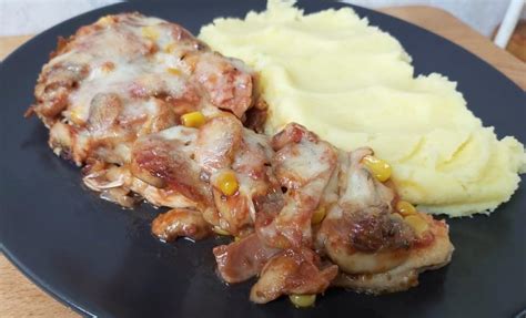 Songoku csirkemell pizza ihletésű feltéttel
