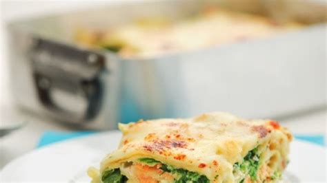 Lasagne besamelmártással