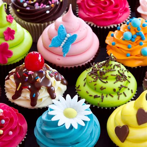 Muffinok különböző feltétekkel