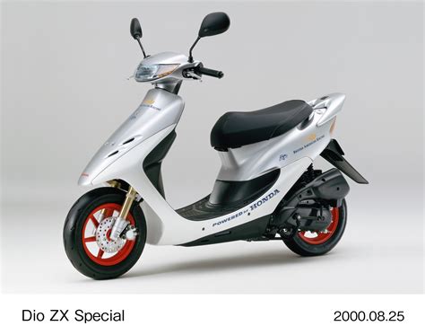 Honda Dio AF35 SR és ZX változatok összehasonlítása