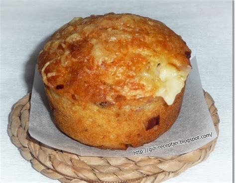 Sajtos-baconös muffin