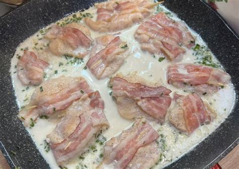 Tejszínes-baconos ragu csirkemellen