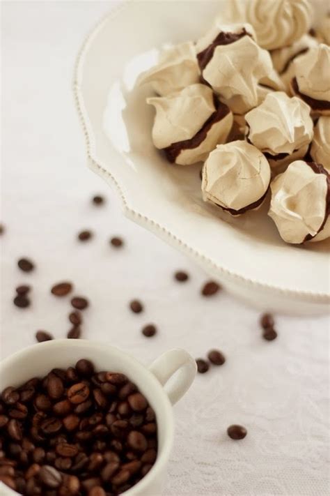 olasz kávés habcsók cappuccino mellett