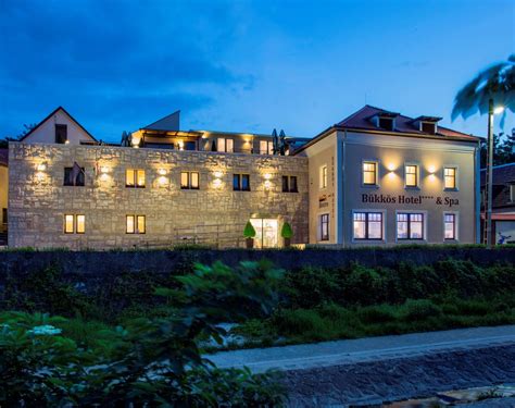 Bükkös Hotel & Spa Szentendre épülete és wellness részlege