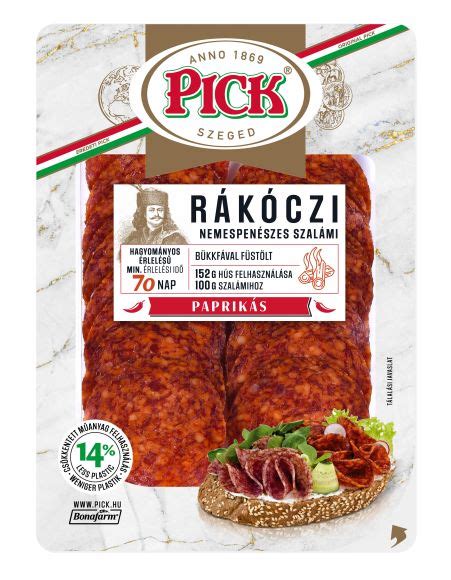 Paprikás szalámi szeletek tányéron