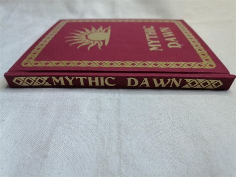 Mythic Dawn kommentárok könyv