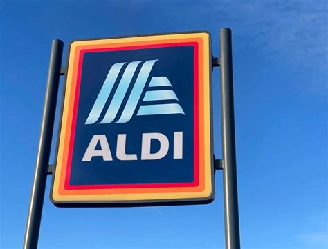 Az ALDI logója magyar zászlóval kombinálva