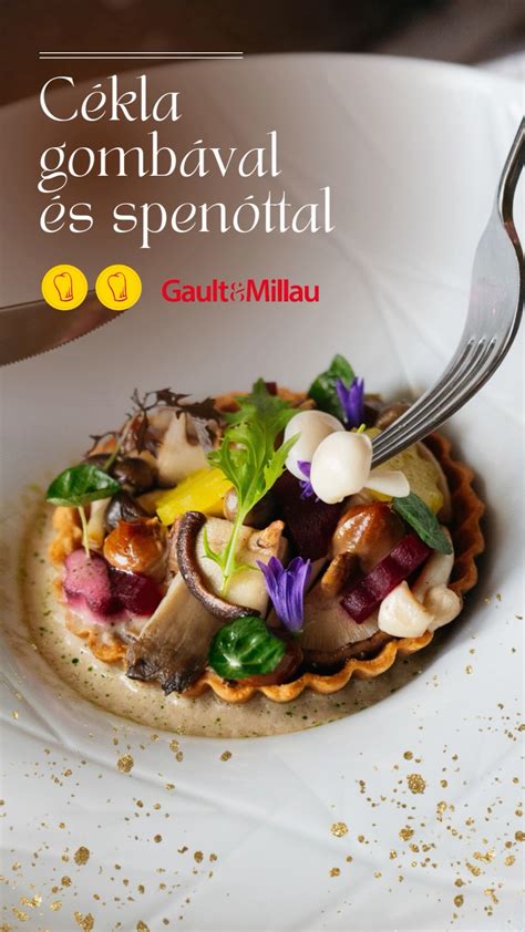 Friss spenót és gomba összekészítve a töltelékhez