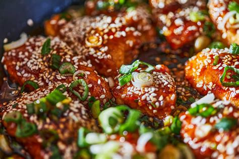 Teriyaki csirkemell rizzsel és zöldségekkel wokban
