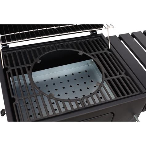 Hőforrás elhelyezése faszenes grillen nyársas sütésnél