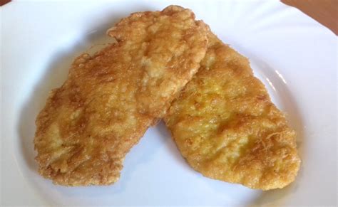 Rántott krumpli és párizsi szelet