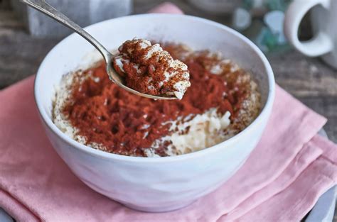 Tökéletes tejberizs tállal és kanállal