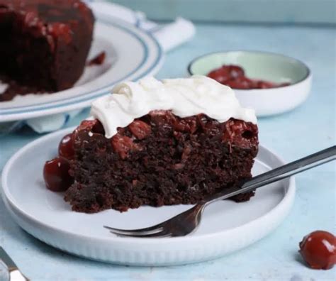 Meggyes kakaós torta