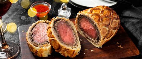 Bélszín Wellington szeletelve, tálalásra készen