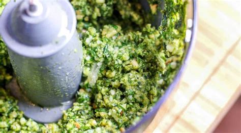 Robotgépben készülő pesto