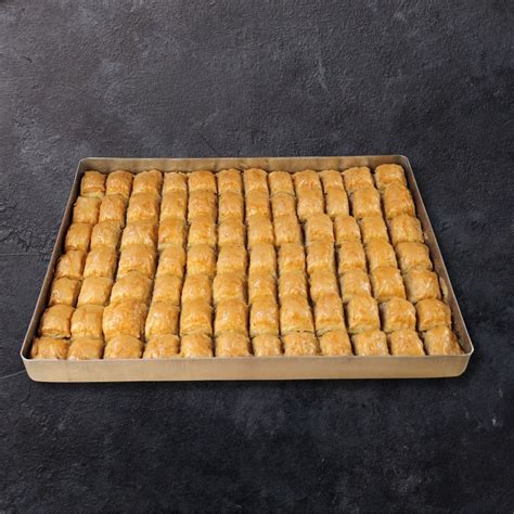 Tálca baklava különböző formákban