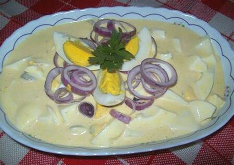 Majonézes tojássaláta friss zöldfűszerekkel
