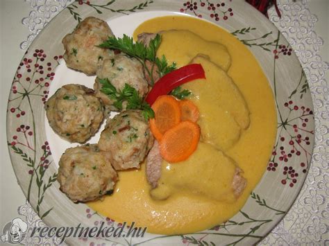 Tálalt vegetáriánus vadas zsemlegombóccal