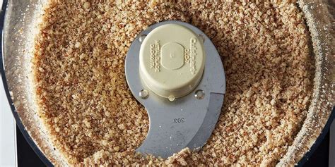 food processor with peanuts