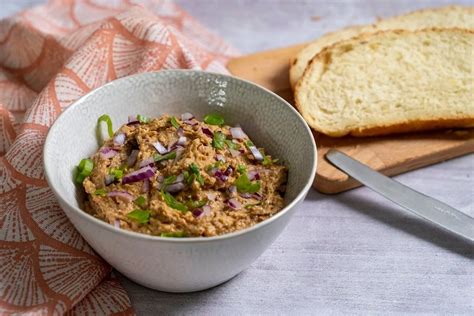 Házi tepertőkrém friss kenyérrel