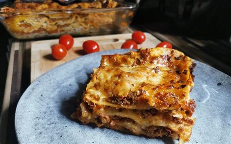 kész lasagne tálalva