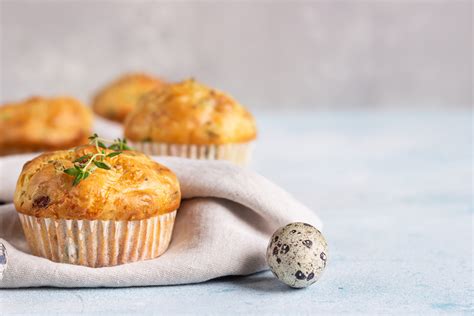 tojásos muffin sütés közben