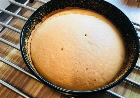frissen sült piskóta tortaalap