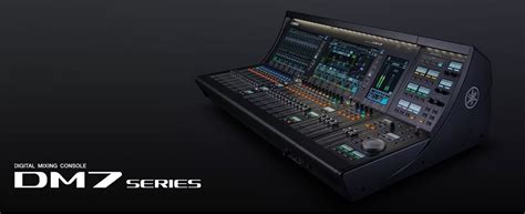 Yamaha 02R keverőpult előlapi nézete