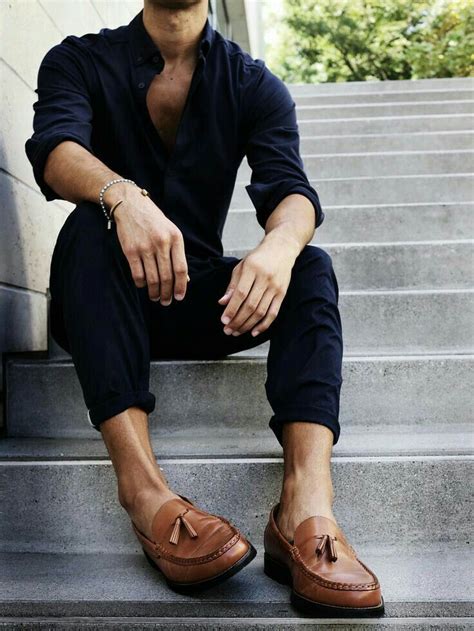 Férfi loafers különböző outfitekkel