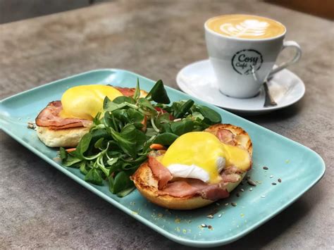 A Cafe Brunch Budapest terasza, kilátással a Dunára