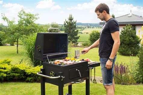 Különböző típusú kerti grillek