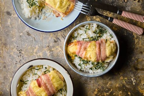 Különböző köretek a kakukkfüves baconös csirkemell mellé