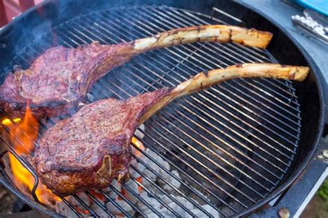 Tomahawk steak with long bone
