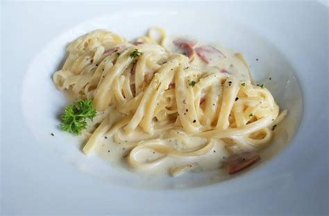 Carbonara szósz készítése