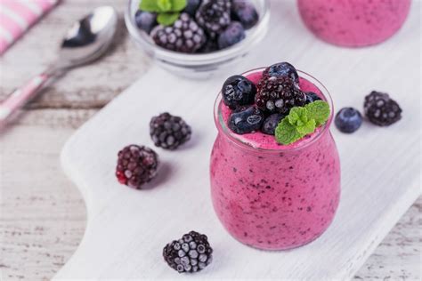 Smoothie készítővel készült friss gyümölcsös ital