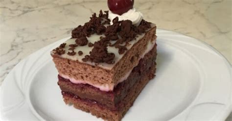 fekete-erdő szelet tálalás