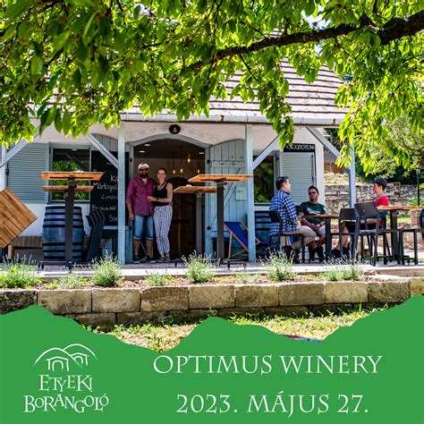 Optimus Winery épülete szőlőültetvényekkel a háttérben