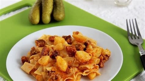 Tészta és töltelék összekeverése