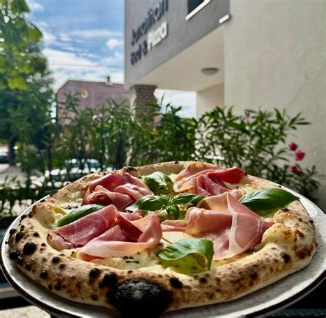 Fiocchetti körte és parmezán töltelékkel