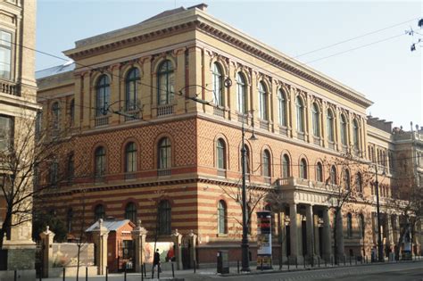 Képernyőfelvétel az ELTE BTK weboldaláról cookie-értesítéssel