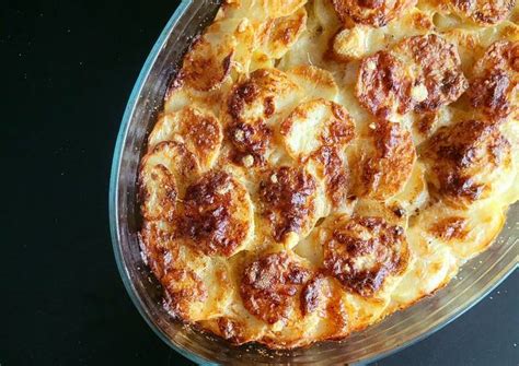 Gratin burgonya sajttal és baconnel