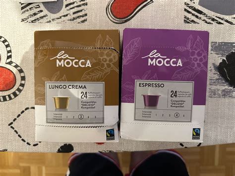A Café La Mocca belső tere, kávészemcsékkel díszítve