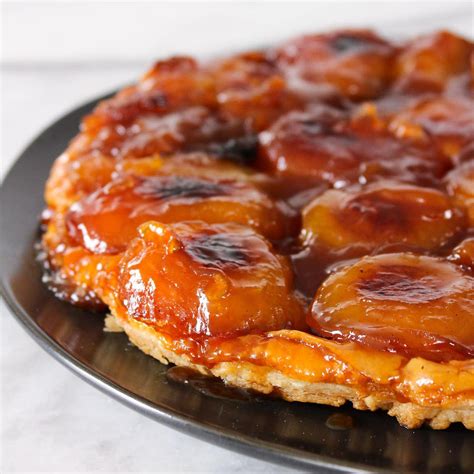 Frissen sült Tarte Tatin vaníliafagyival