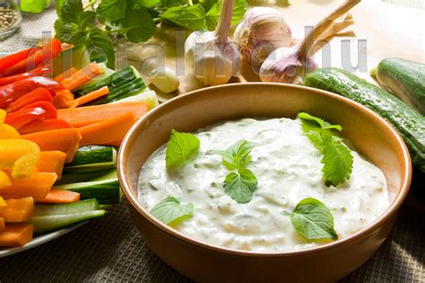 Tzatziki mártás friss pitával