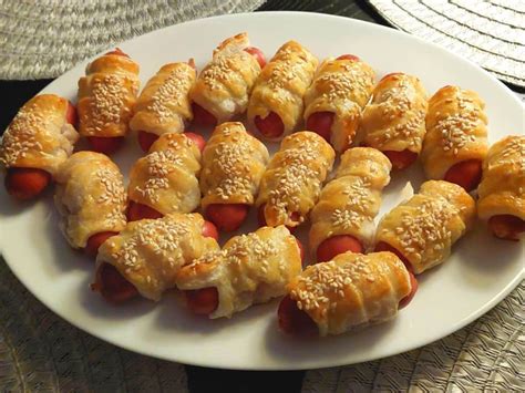 Különböző formájú leveles tésztás sütemények