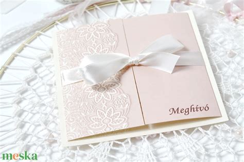 Kémcsöves esküvői meghívó csipke mintával