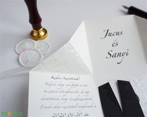 Vicces esküvői meghívó menyasszonnyal és vőlegénnyel