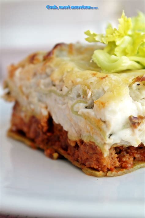 Karfiolos lasagne vágódeszkán