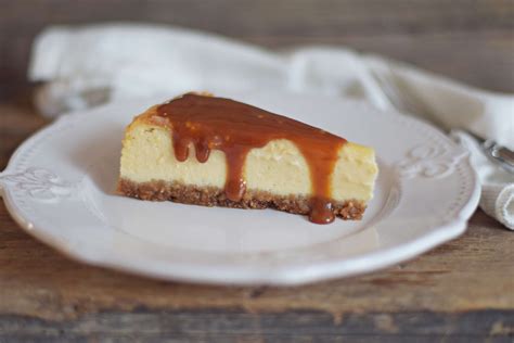 Sajttorta sütése vízfürdőben